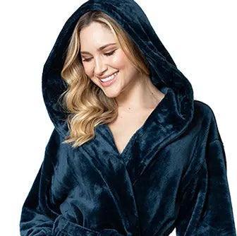 Women Plush Hooded Robe – Spa Comfort