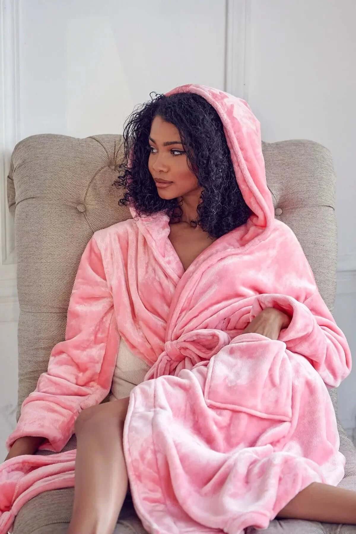 Women Plush Hooded Robe – Spa Comfort