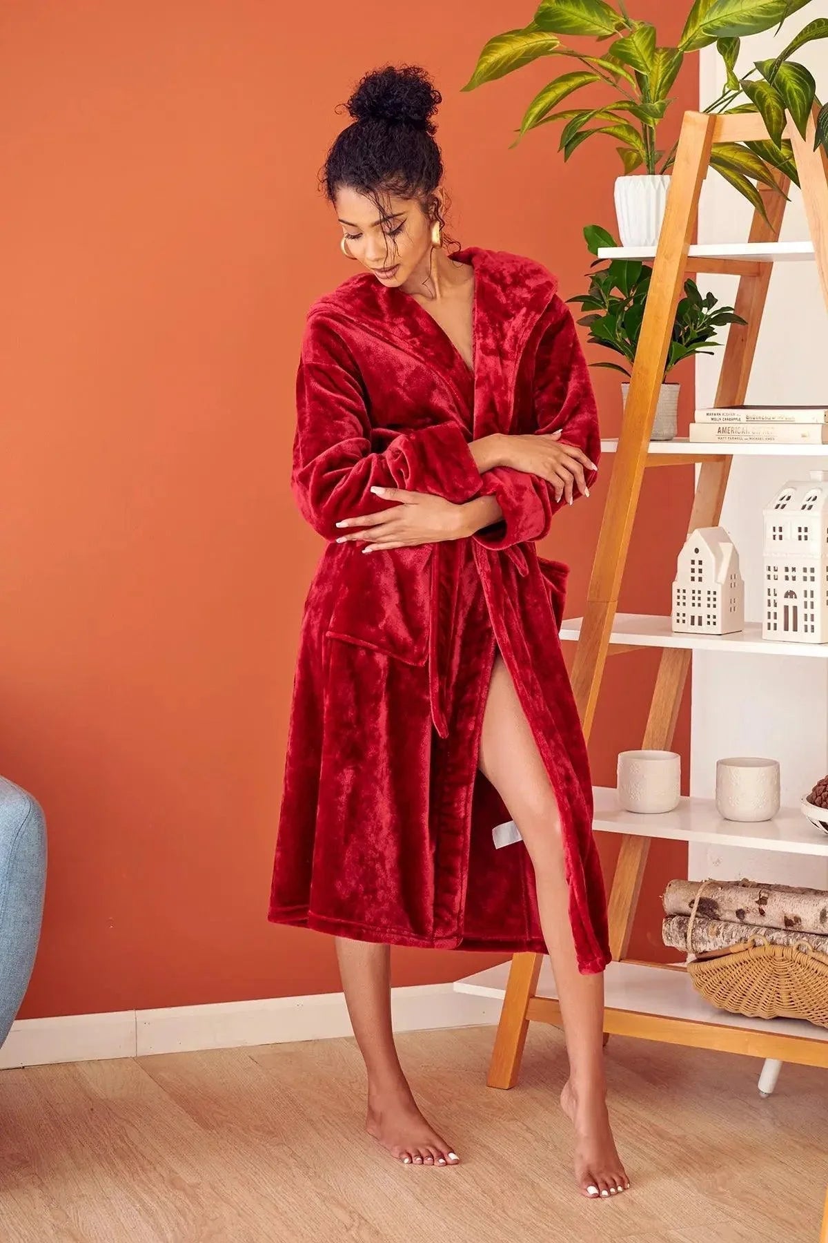 Women Plush Hooded Robe – Spa Comfort