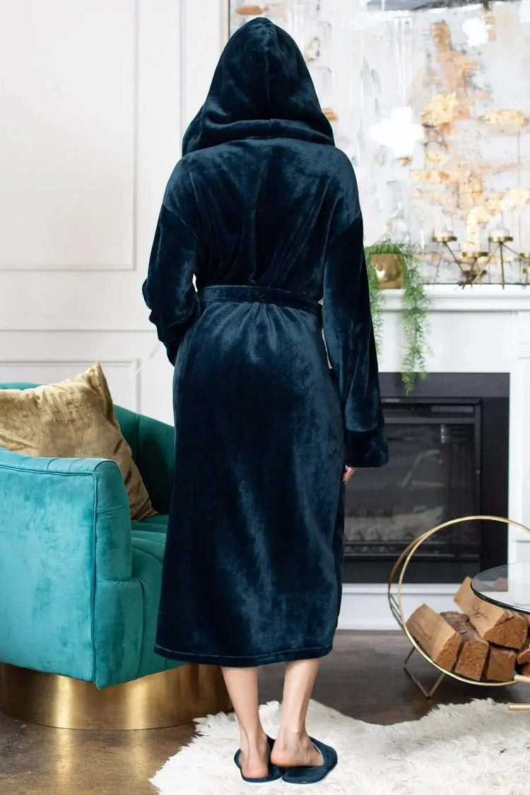 Women Plush Hooded Robe – Spa Comfort