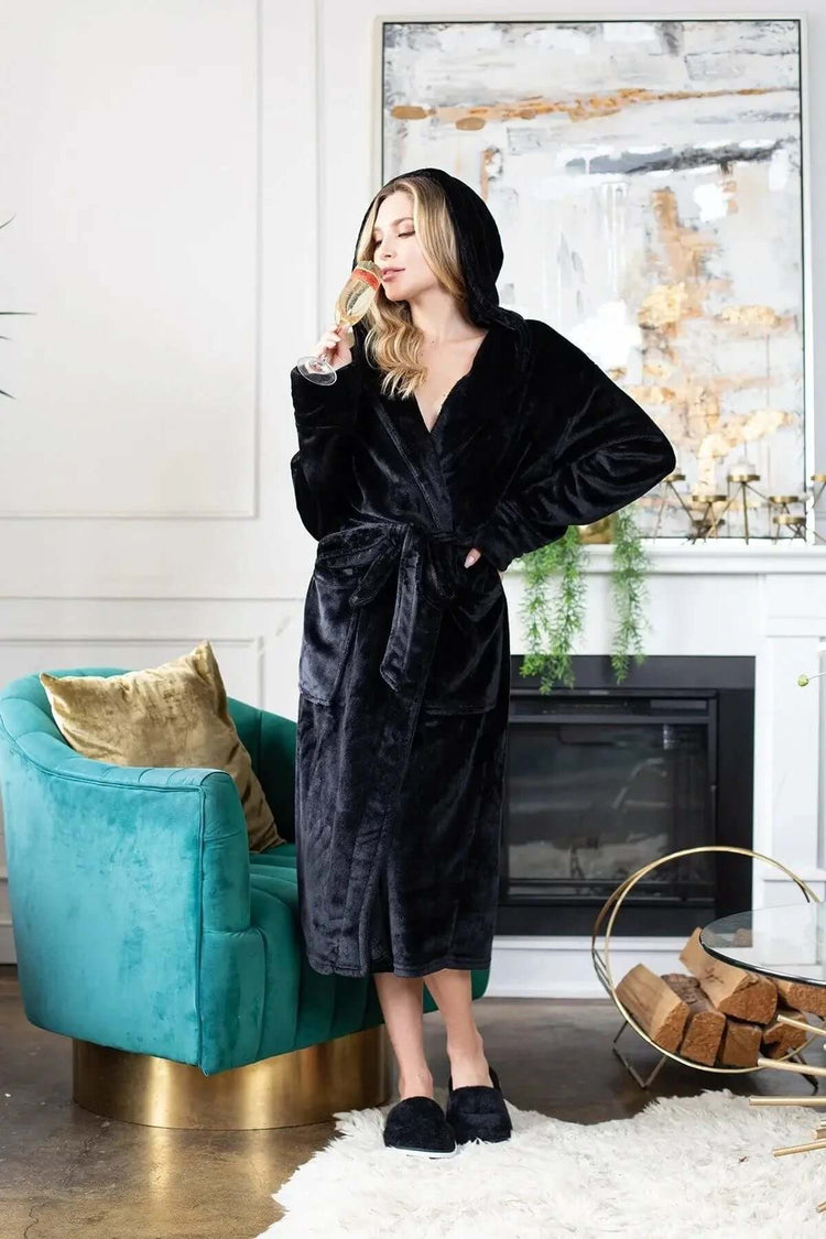 Women Plush Hooded Robe – Spa Comfort